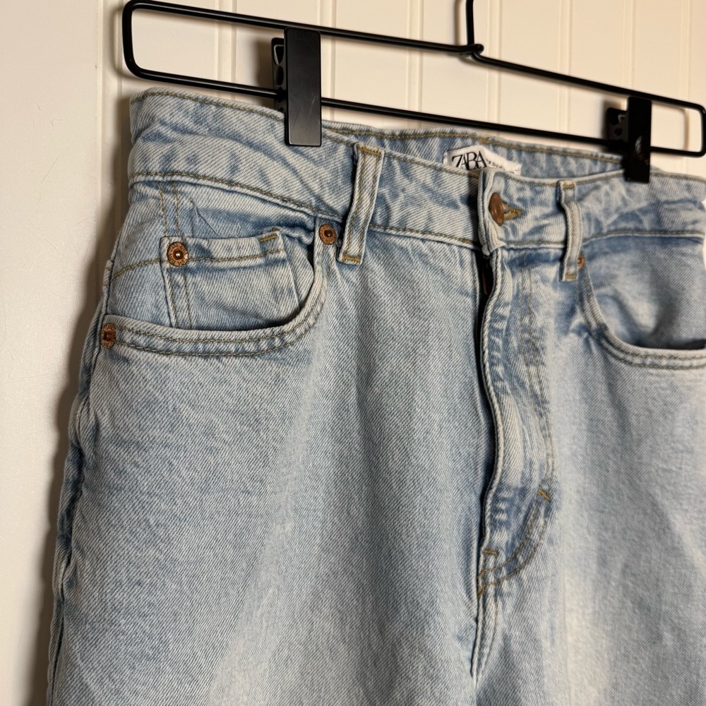 ZARA Light Wash High-Waisted Straight Denim Jeans Women’s Size 6 - Picture 2 of 12